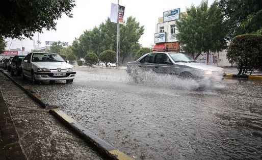 بارش باران و رعد و برق