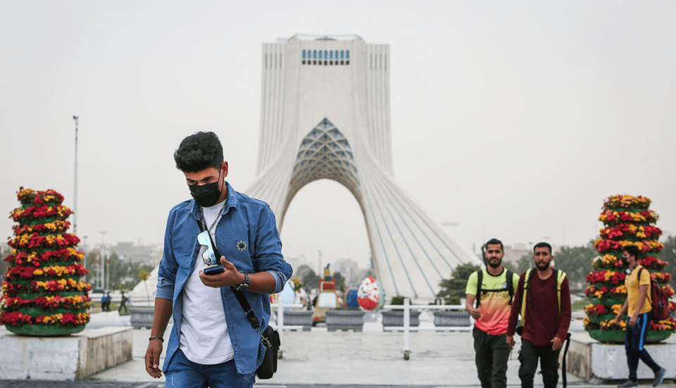 فقر فرهنگی و معیشتی