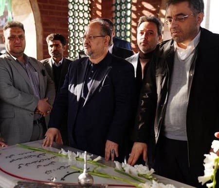 شریعتمداری